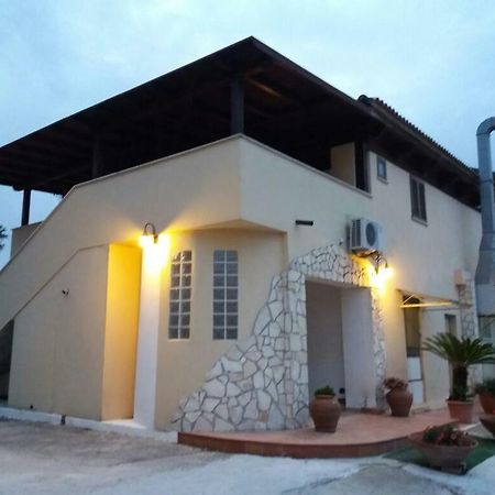 Il Piccolo Nido Bed & Breakfast Borgo Montenero ภายนอก รูปภาพ