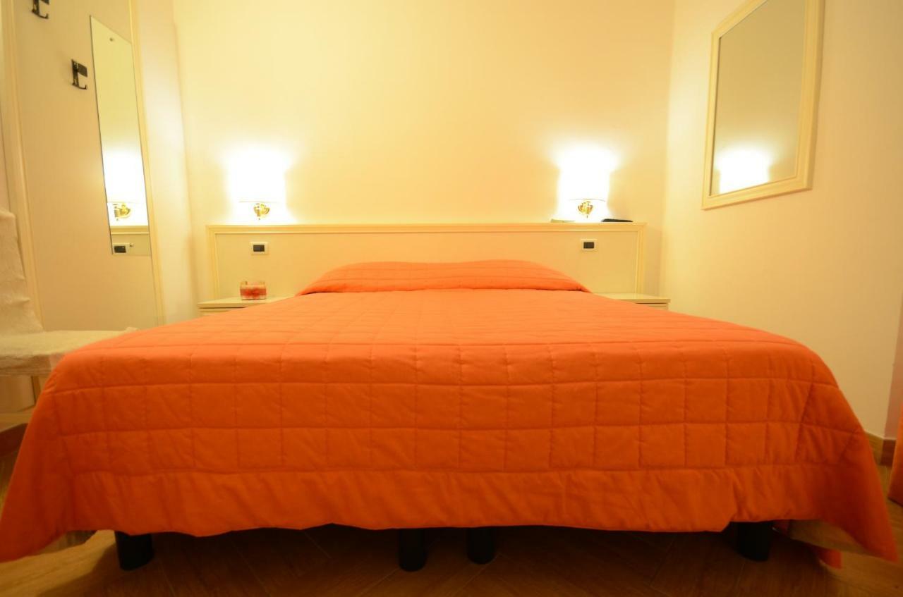 Il Piccolo Nido Bed & Breakfast Borgo Montenero ภายนอก รูปภาพ
