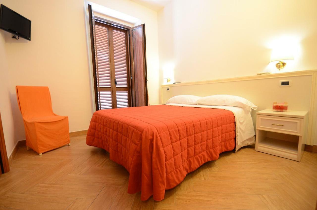 Il Piccolo Nido Bed & Breakfast Borgo Montenero ภายนอก รูปภาพ