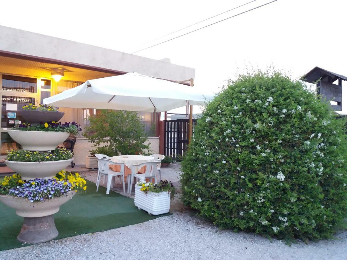Il Piccolo Nido Bed & Breakfast Borgo Montenero ภายนอก รูปภาพ