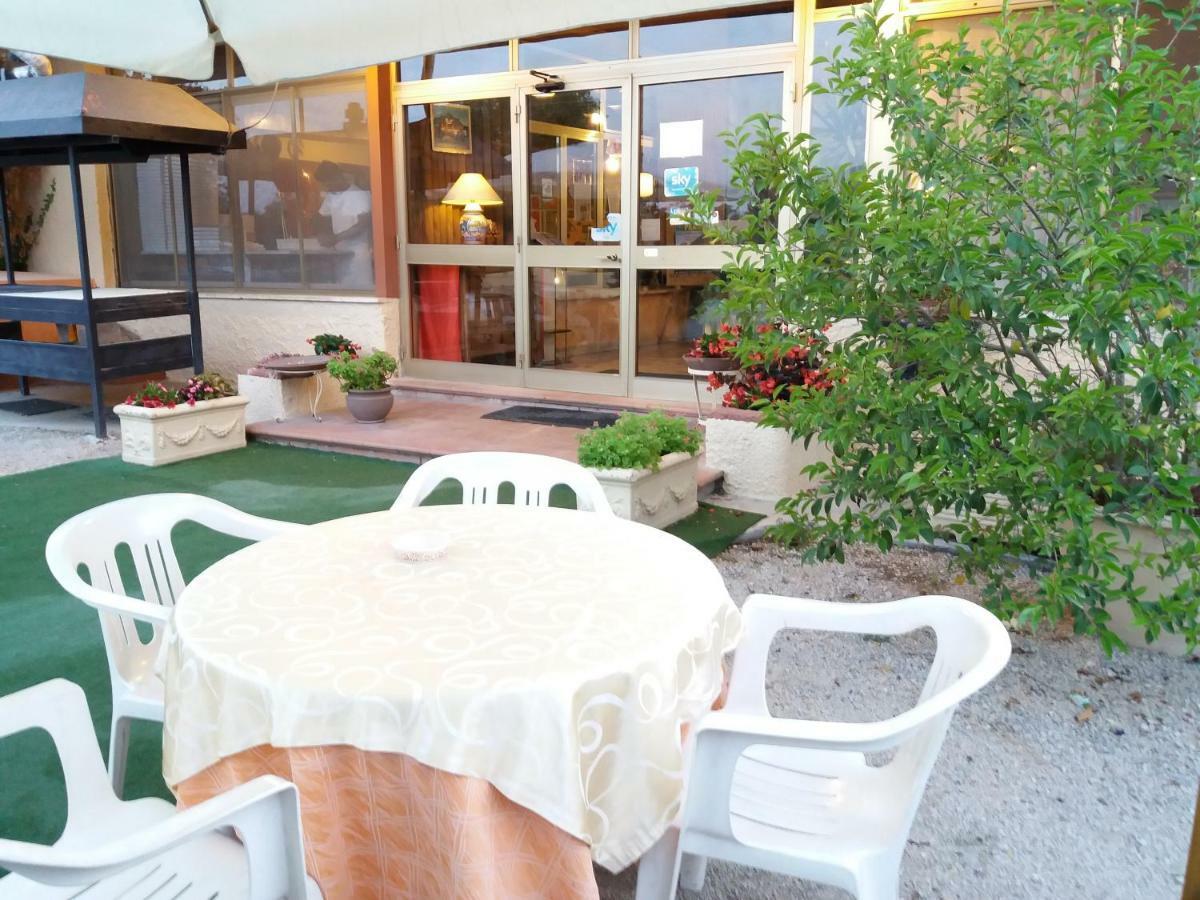 Il Piccolo Nido Bed & Breakfast Borgo Montenero ภายนอก รูปภาพ