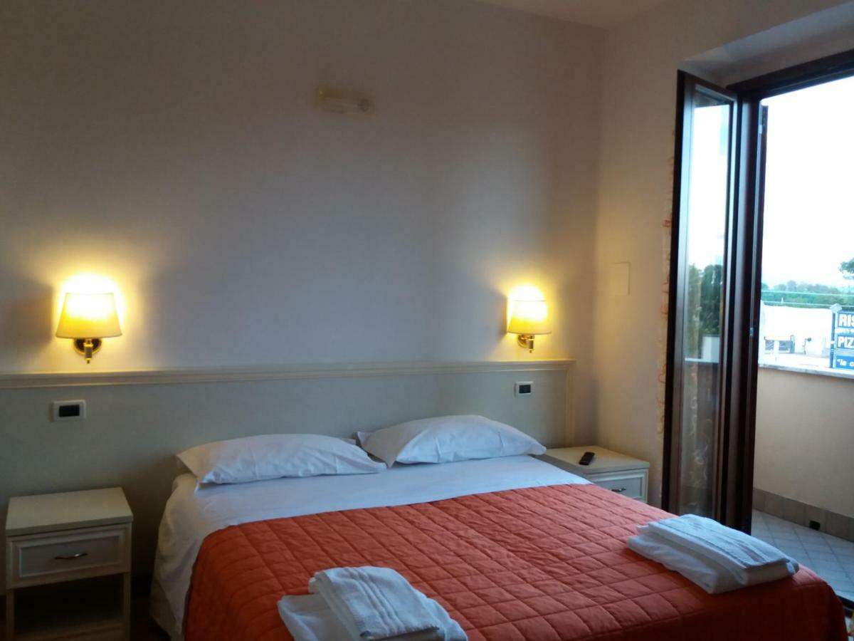 Il Piccolo Nido Bed & Breakfast Borgo Montenero ภายนอก รูปภาพ