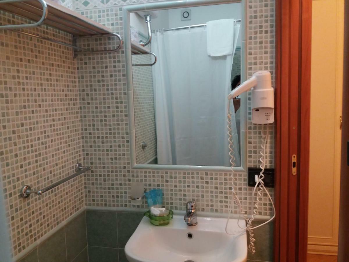 Il Piccolo Nido Bed & Breakfast Borgo Montenero ภายนอก รูปภาพ